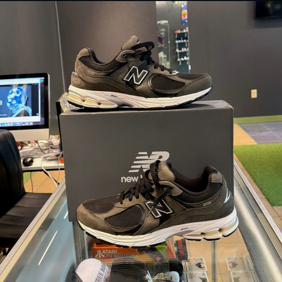 New Balance 2002R