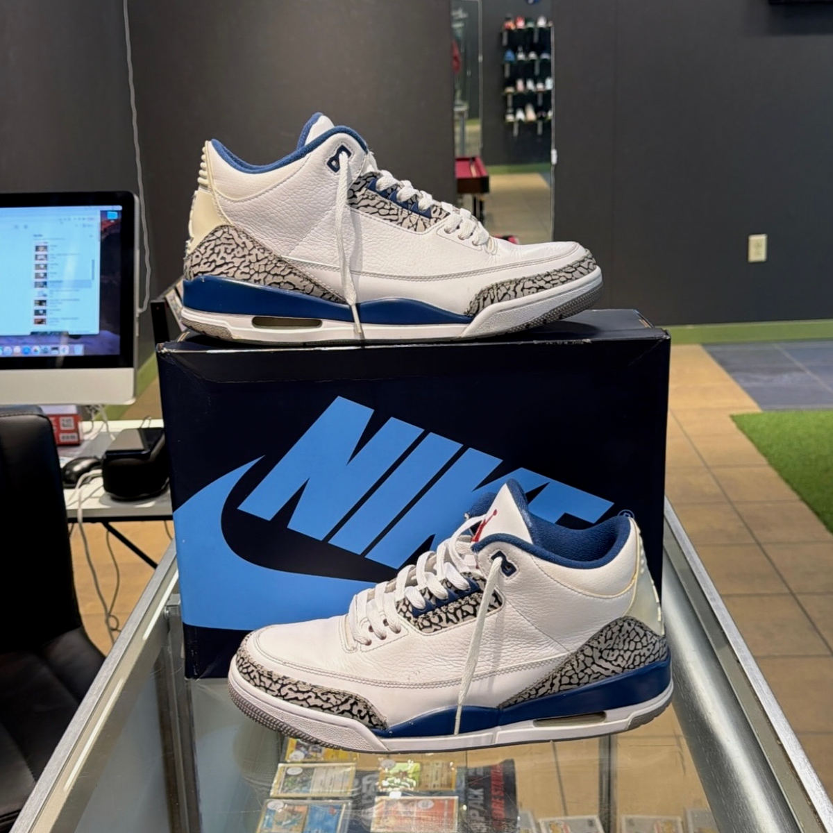 Jordan 3 True Blue (2011)