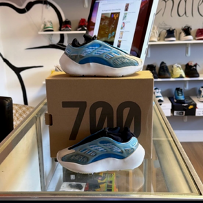 Yeezy 700 V3 Arzareth