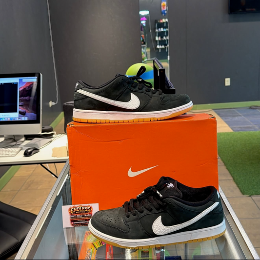 Nike SB Dunk Low Black Gum