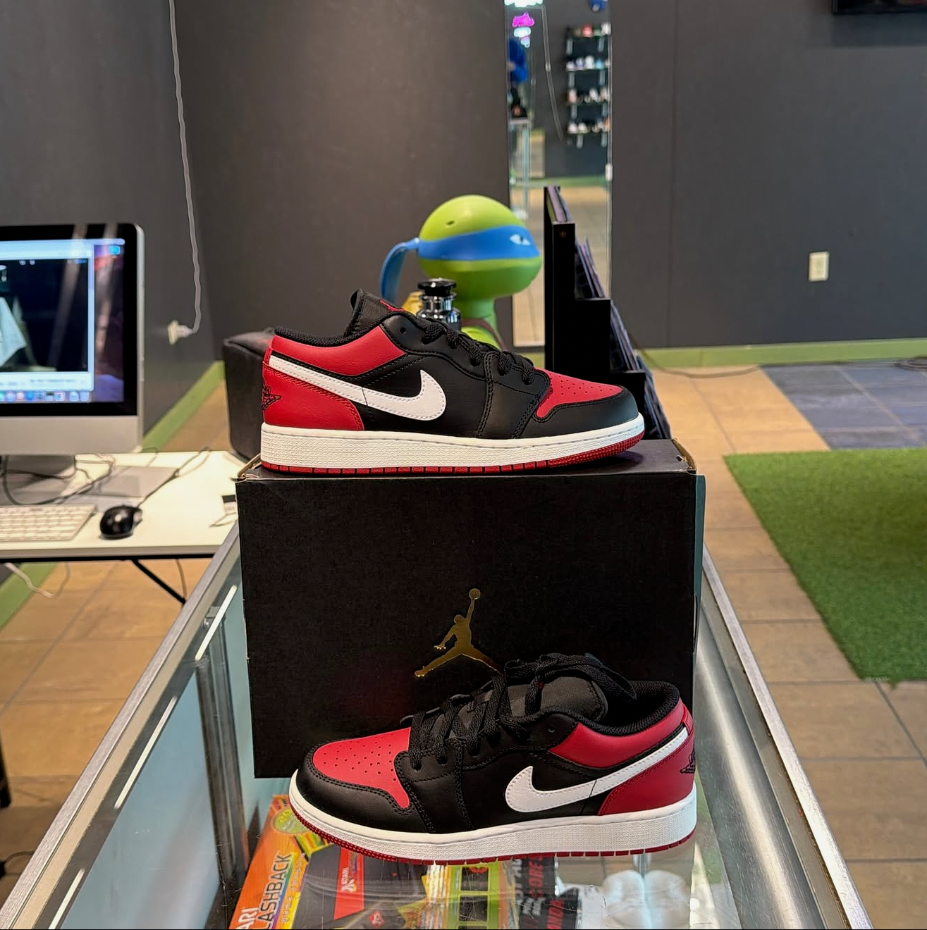 Jordan 1 Low Alternate Bred Toe