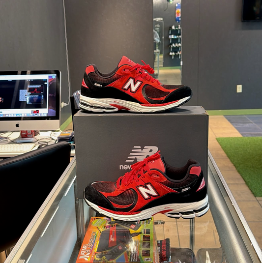 Nike Balance 2002R True Red