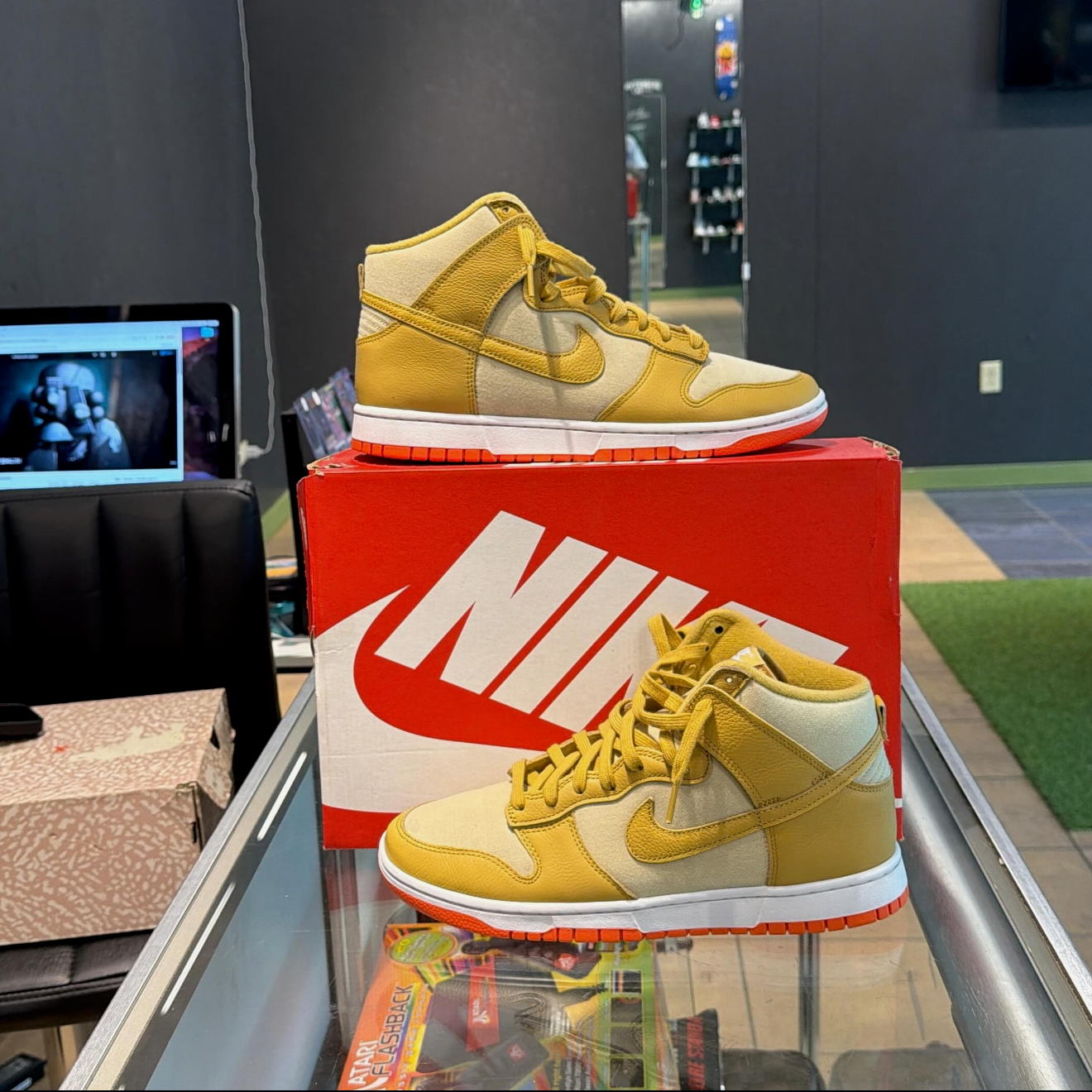 Nike Dunk High Wheat Gold