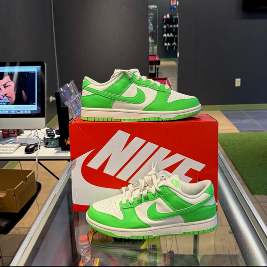 Nike Dunk Low Green Strike