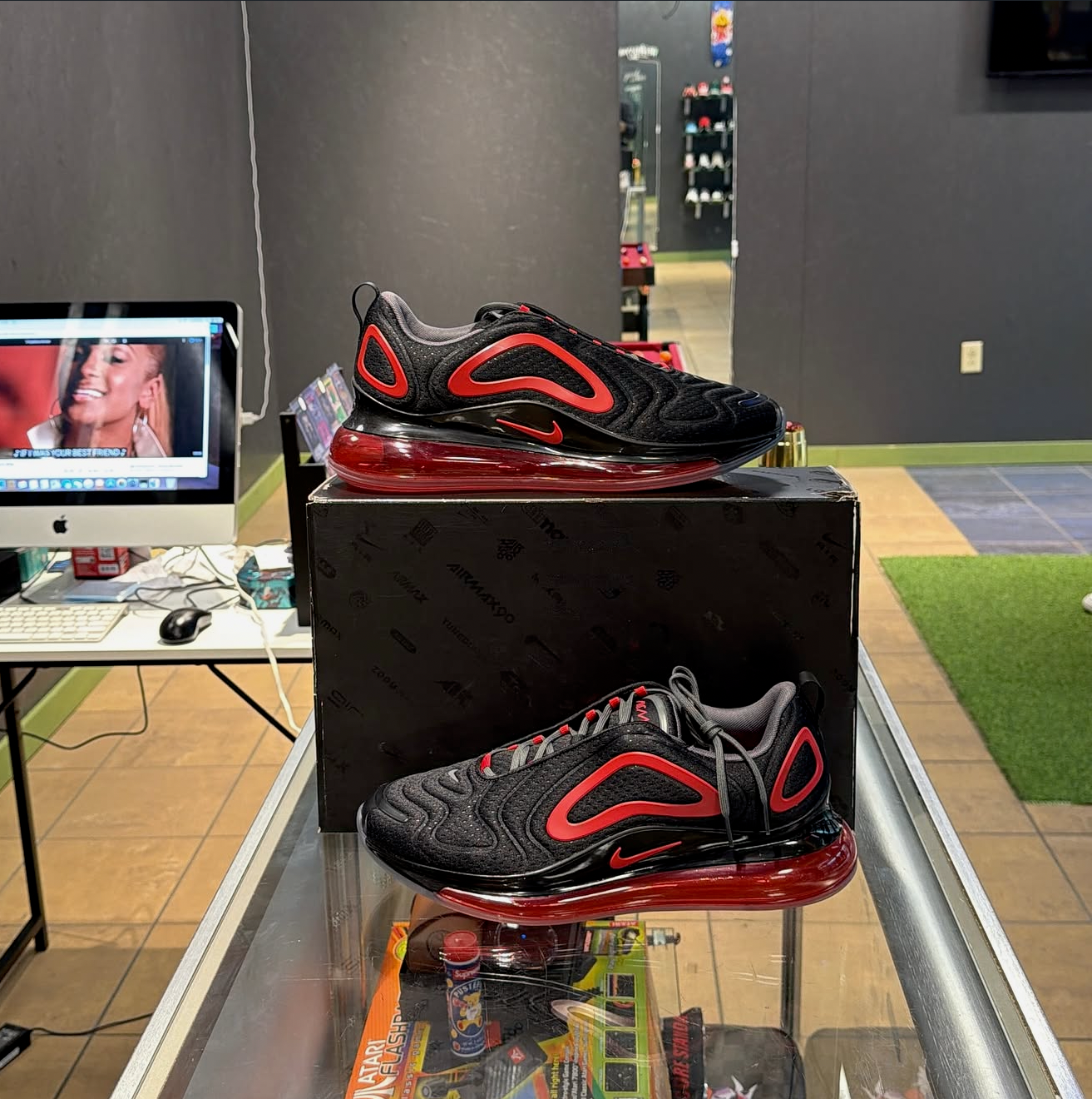 Nike Air Max Black Red 720