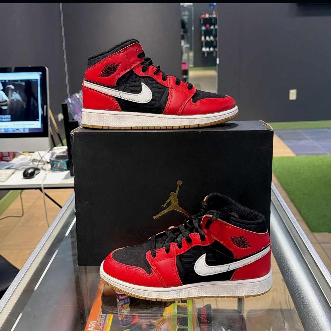 Jordan 1 Mid Christmas