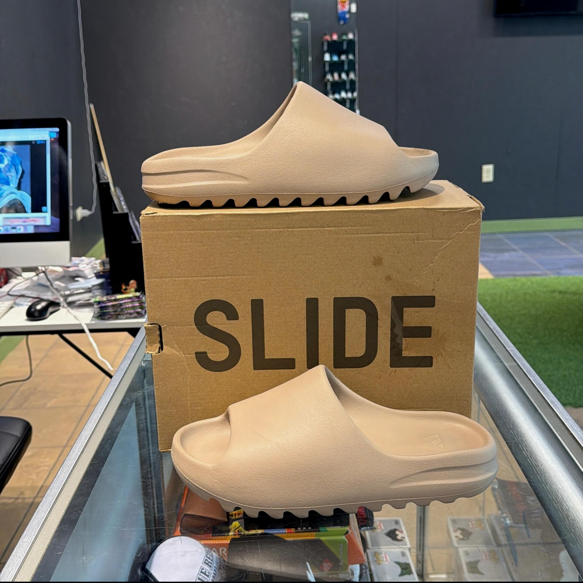 Yeezy Slide Pure