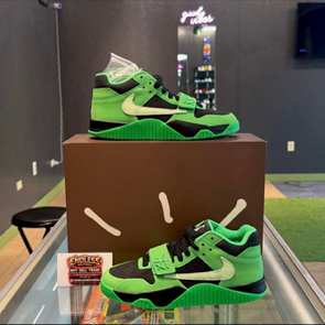 Travis Scotts Green Spark